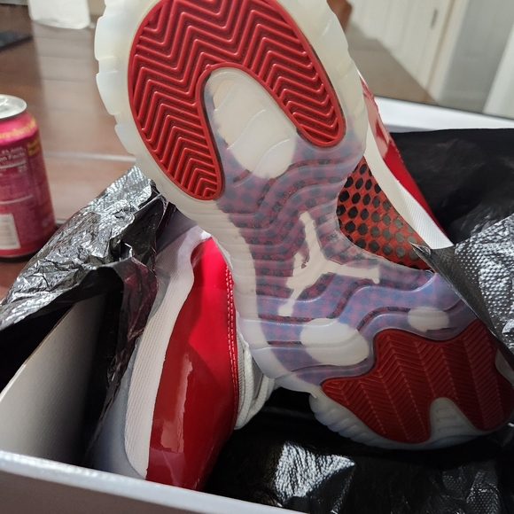 Jordan Retro Red - Picture 2 of 3